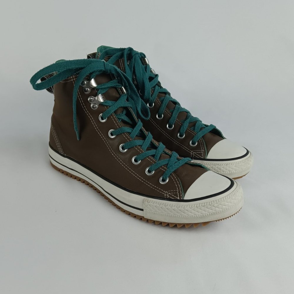 Converse Chuck Taylor High Top Sneakers. - Picture 2 of 12